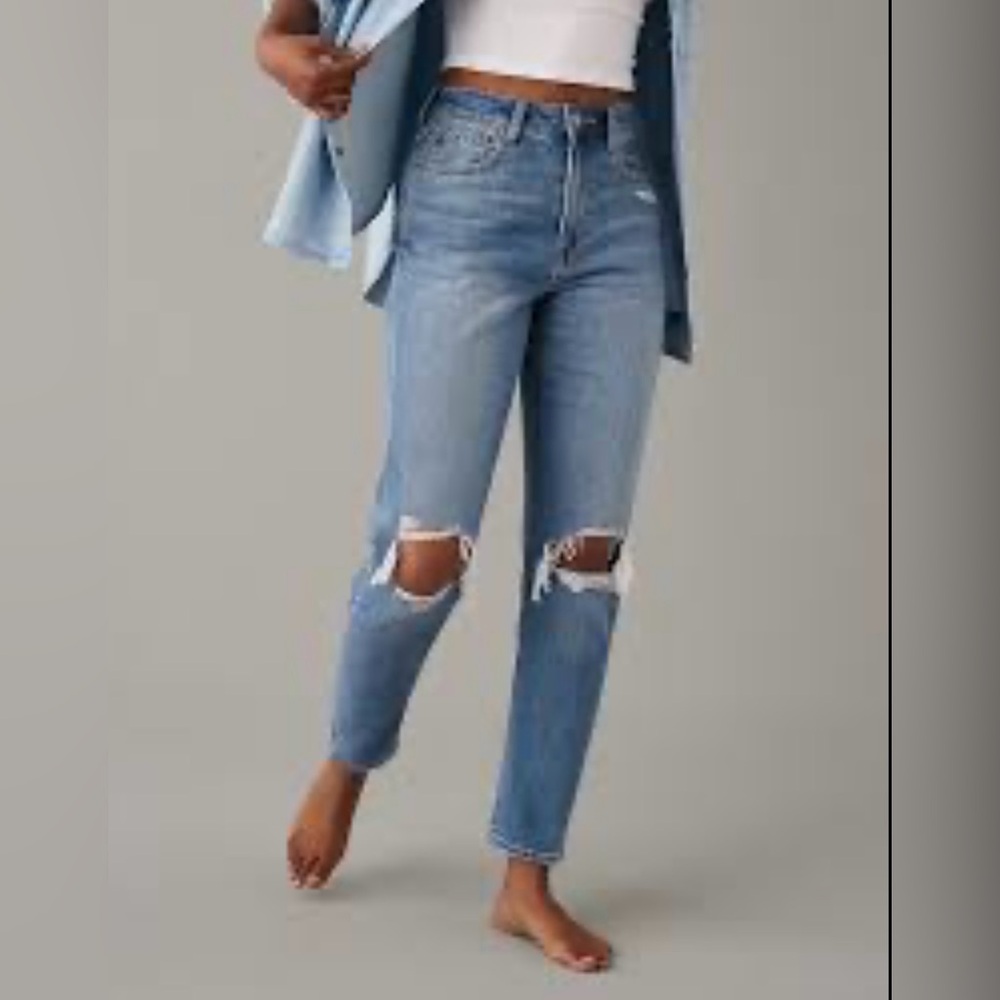 American Eagle woman’s‎ Mom Jean size 00 Short